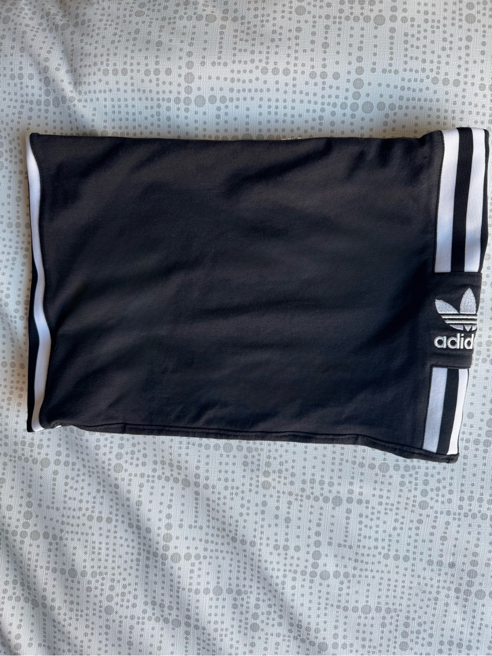 adidas women’s Black tube top with Signature 3-Stripes size M new without tags